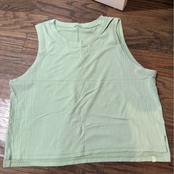 Lululemon Mint Green Sleeveless workout Top - Picture 1 of 3
